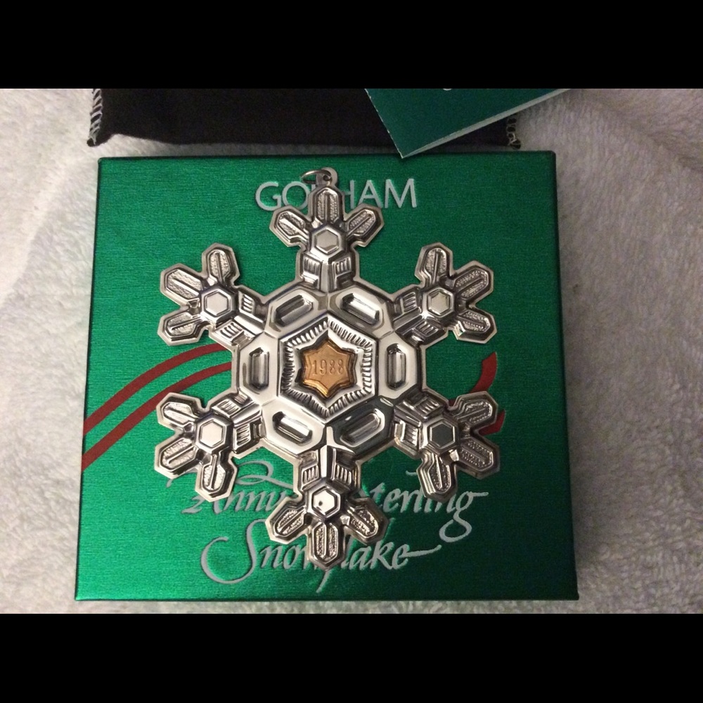 Vintage 1988 Gorham sterling silver snowflake.